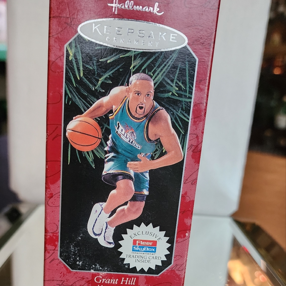 1998 Grant Hill Hallmark Keepsake Christmas Ornament Hoop Stars